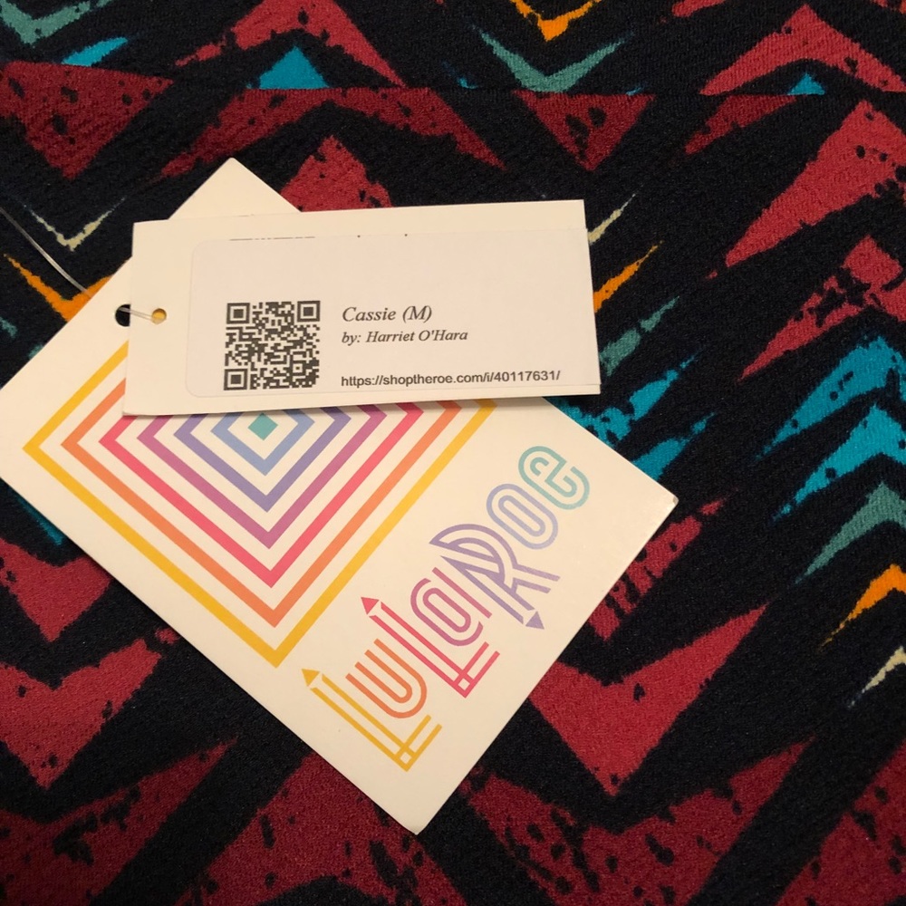 Brand new w tags- LulaRoe Cassie skirt size Medium